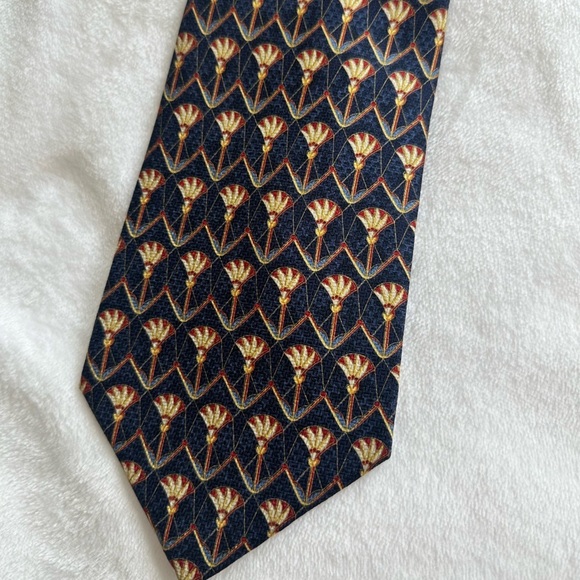 The Metropolitan Museum of Art silk tie vintage vibes - Picture 1 of 7